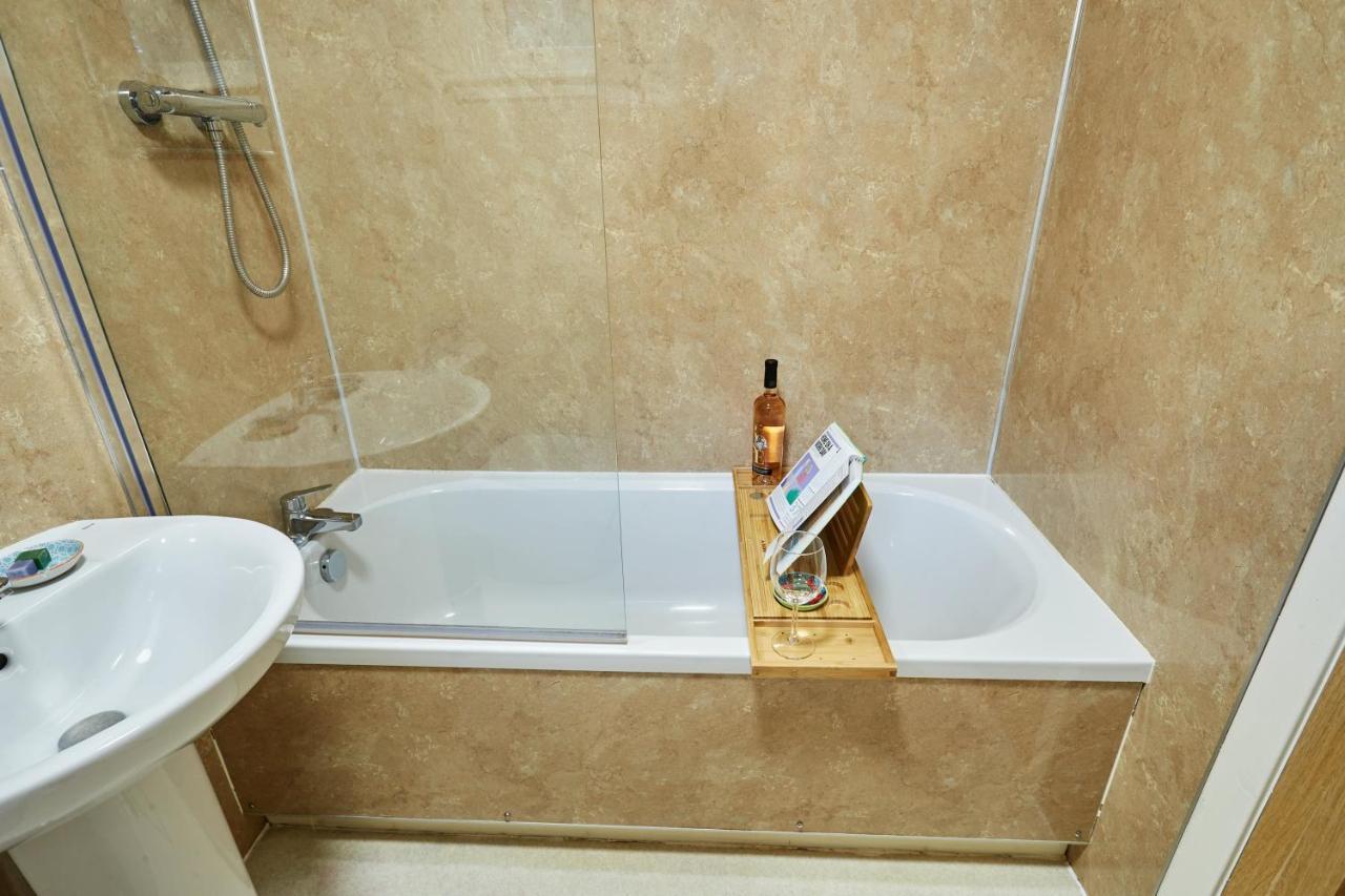 Etive, Beautiful Lochside Apartment With Balcony Fort William Ngoại thất bức ảnh